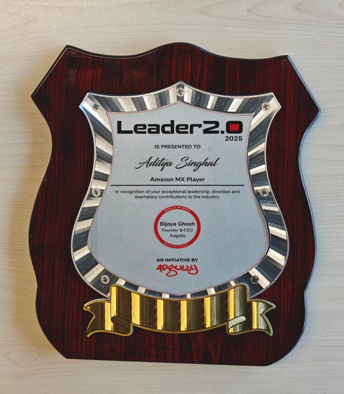 Leader 2.0 2025 award shield presented to Aditya Singhal